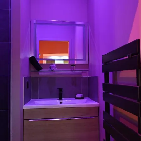 Love hotel Secret33