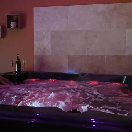 Timebasishotel Secret33 *